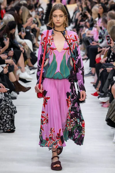 Look 49